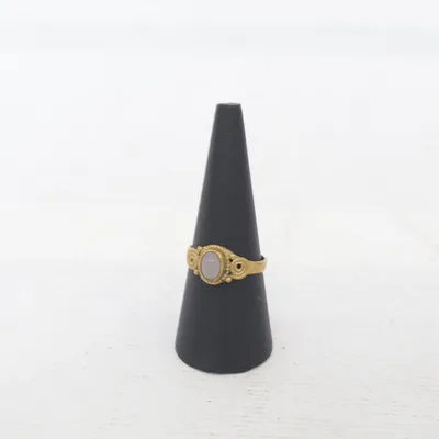 Ring (Guldfärgad, Vit) Okänd metall
