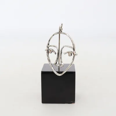 Hänge (Silverfärgad) Okänd metall