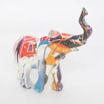 Figurine (Multicolored)