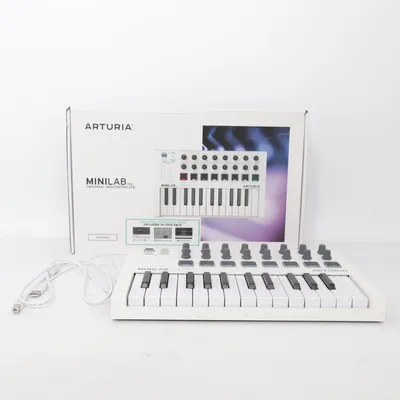 Synth (Vit) från Arturia