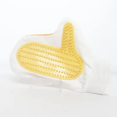 Fur brush (White, Yellow) from Zooplus