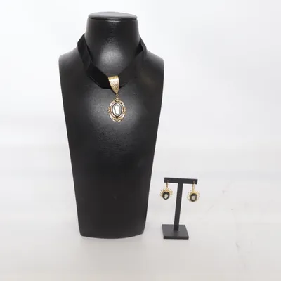 Jewelry set (Black, Gold) Unknown metal