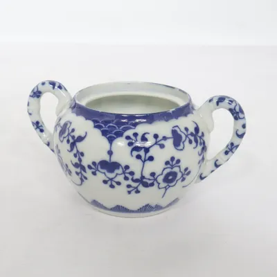 Sugar basin (Blue, White)