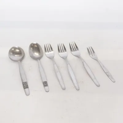 Bestick (Silverfärgad) från Rostfrei