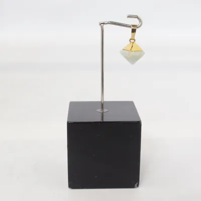 Pendentif (Or, Vert) Métal inconnu