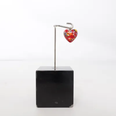 Hänge (Röd, Flerfärgad) Okänd metall