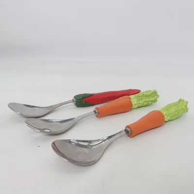 Salatbesteck (Rot, Orange, Grün) von Sagaform