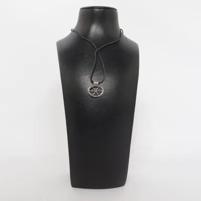 Halsband (Svart, Silverfärgad) Okänd metall