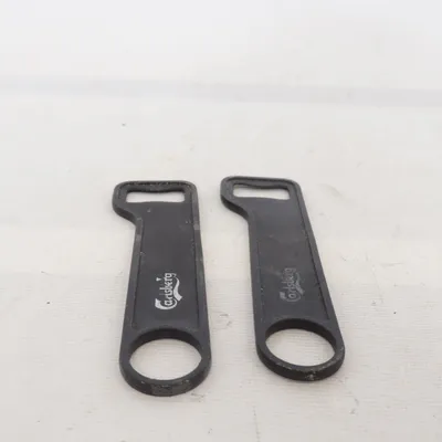 Kapsylöppnare (Carlsberg • kapsylöppnare • flasköppnare • barverktyg • baraccessoar • metallöppnare • ölöppnare • pubstil • man cave • ölkultur • barutrustning • collectors item • dryckstillbehör • vintage bar gear • trending bar decor • home bar essentials • beer lovers) från Carlsberg