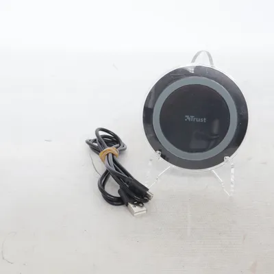 Wireless charger from Trust