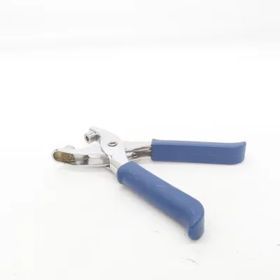 Hole puncher