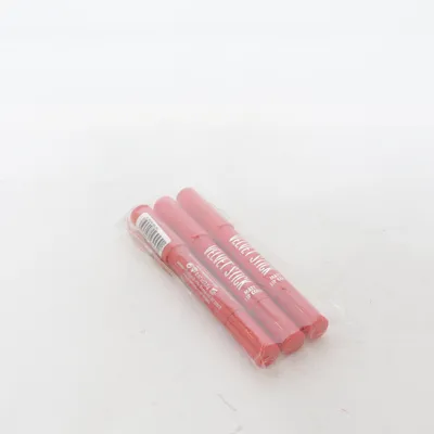 Läppstift (Velvet Stick Matt Lip Colour) från Essence