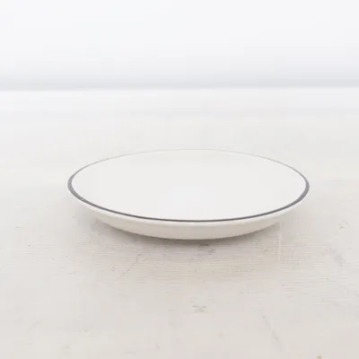 Assiett (Vit, Svart)