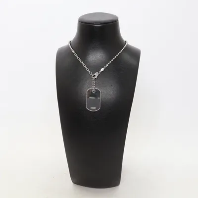 Halsband (Silverfärgad, Flerfärgad) från Fossil Okänd metall