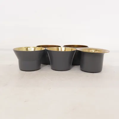 Ljuslykta (Svart, Guldfärgad) från Skultuna