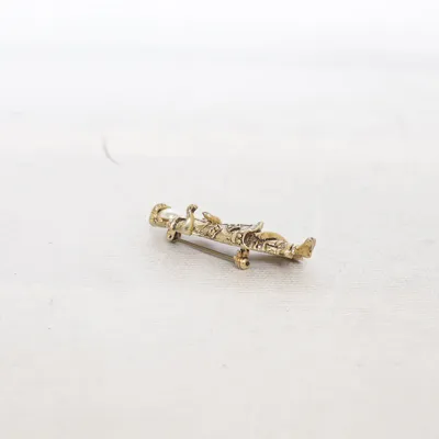 Brosch (Guldfärgad) Okänd metall