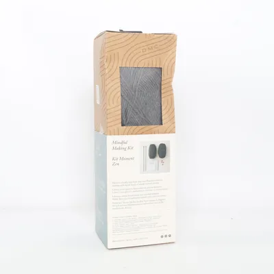 Pyssel (The Meditative Cushion Knitting Kit) från DMC