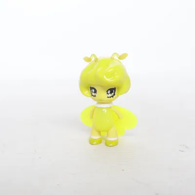 Toy figurine (Yellow) from Giochi Preziosi
