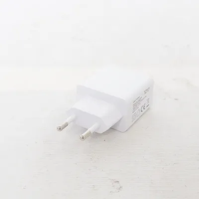 Mobilladdare (AC2643B) från Amazon Basics