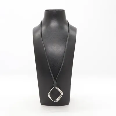 Halsband (Silverfärgad, Svart) från Fossil Okänd metall