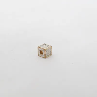Charm (Gold) Unknown metal