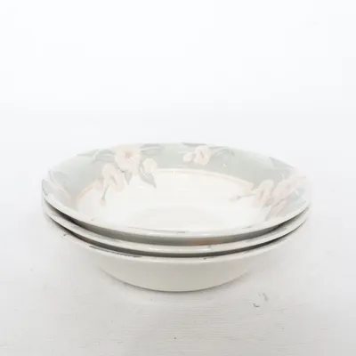 Deep plate (White, Gray, Pink) from Churchill