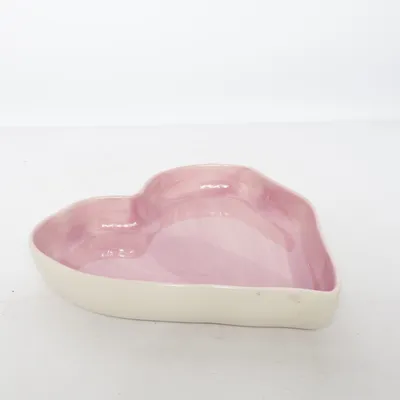 Plat creux (Rose) de Bruka Design