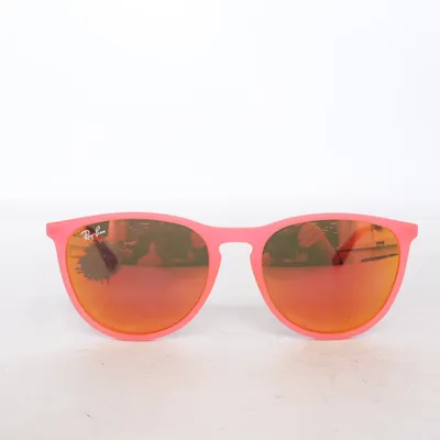 Solglasögon (RB 9060S) från Ray-Ban