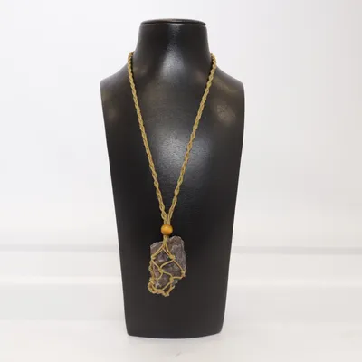 Halsband (Beige, Flerfärgad) från Handmade with Love Okänd metall