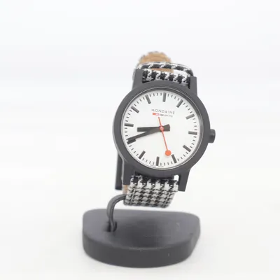 Armbandsur (MS1.32) från Mondaine