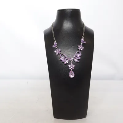 Halsband (Lila) Okänd metall