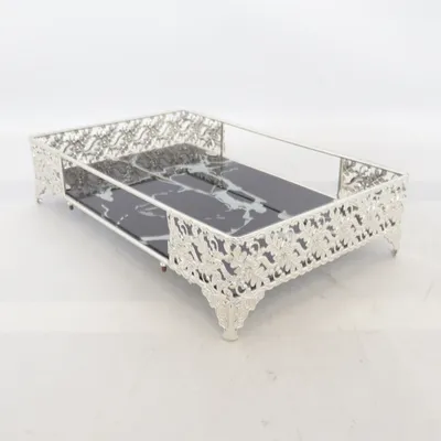 Bricka (Svart, Silverfärgad, Vit)