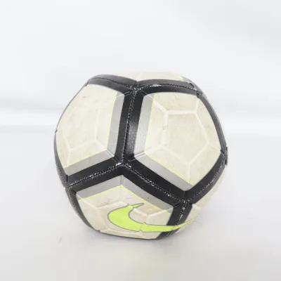 Fotboll (Strike) från Nike
