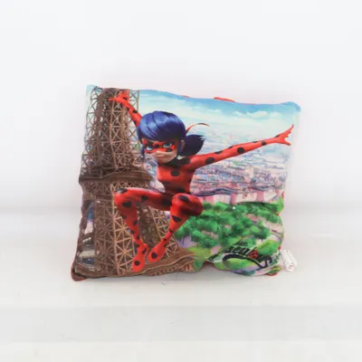 Prydnadskudde (Röd, Svart, Blå, Grön, Brun) från Miraculous