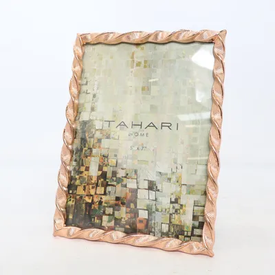 Lijst (Goud) van Tahari