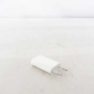 Adapter (A1400) från Apple