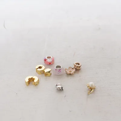 Charm (Flerfarvet) Ukendt metal