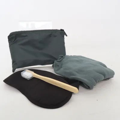 Travel Kit (Green, Multicolored) from Victorinox