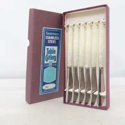 Knivset (Silverfärgad, Vit, Brun)