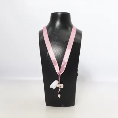 Collier (Rose) de Cacharel Métal inconnu