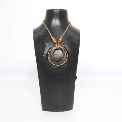 Halsband (Brun, Svart, Guldfärgad) Okänd metall