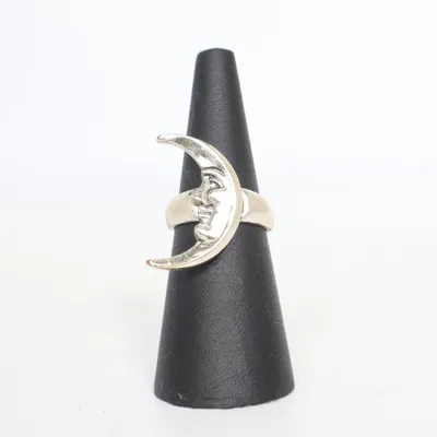 Ring (Silverfärgad) Okänd metall