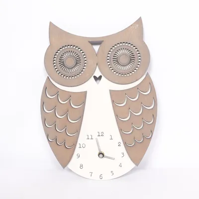 Wall clock (Sowa. Drewno + metal. Zasilanie na 1 baterię AA. Ciche tykanie. Wysokość około 30 cm. )
