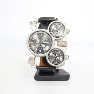 Armbandsur (Svart, Silverfärgad) från Oulm
