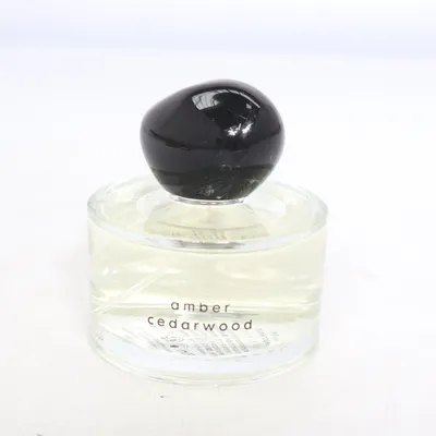 Eau de Parfum (Amber Cedarwood) van Hema