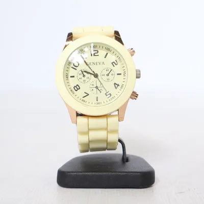 Montre (Beige) de Geneva