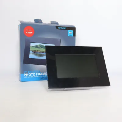 Digital photo frame (Dpf-577) from Denver