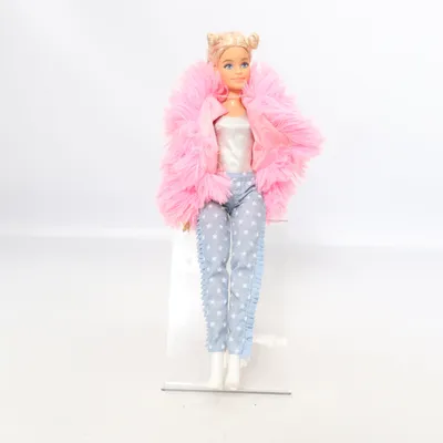 Dukke (Pink, Blå, Sølv) fra Barbie