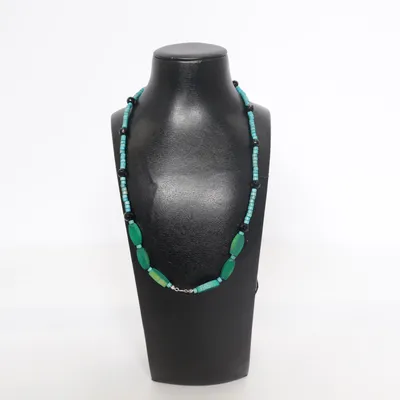 Ketting (Turquoise, Zwart, Groen) Onbekend materiaal