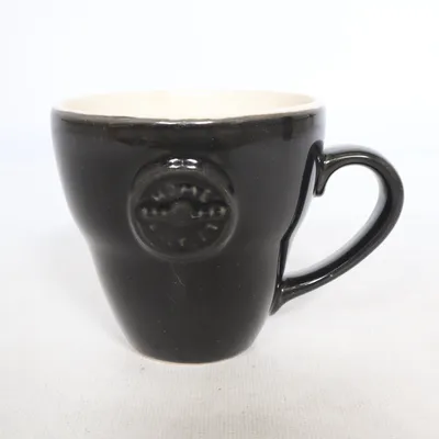 Becher (Schwarz) von Broste Copenhagen